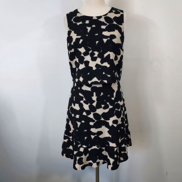 Banana Republic Sz 10 Layered Top Fit & Flare Dress Keyhole Back Sleeveless NWT - Picture 2 of 16